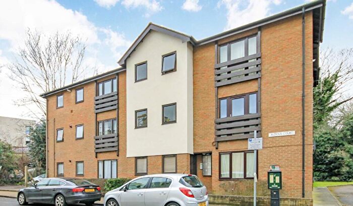 1 Bedroom Flat To Rent In Clifton Road, Kingston, KT2