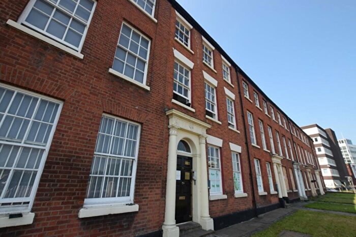 2 Bedroom Flat To Rent In The Crescent, Chapel Street, City Centre, Salford, M5