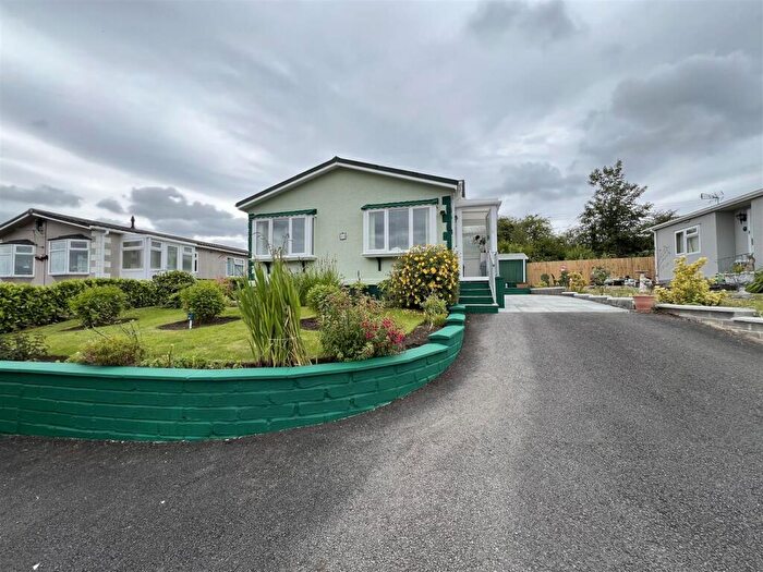 2 Bedroom Park Home For Sale In Pleasant View Park, Trecynon, Aberdare, CF44