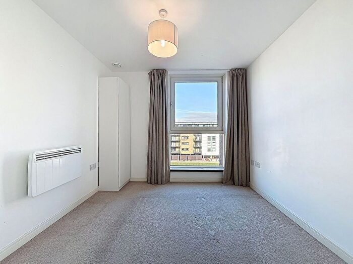 1 Bedroom Flat To Rent In Douglas House, Prospect Place, Ferry Court, Cardiff, CF11