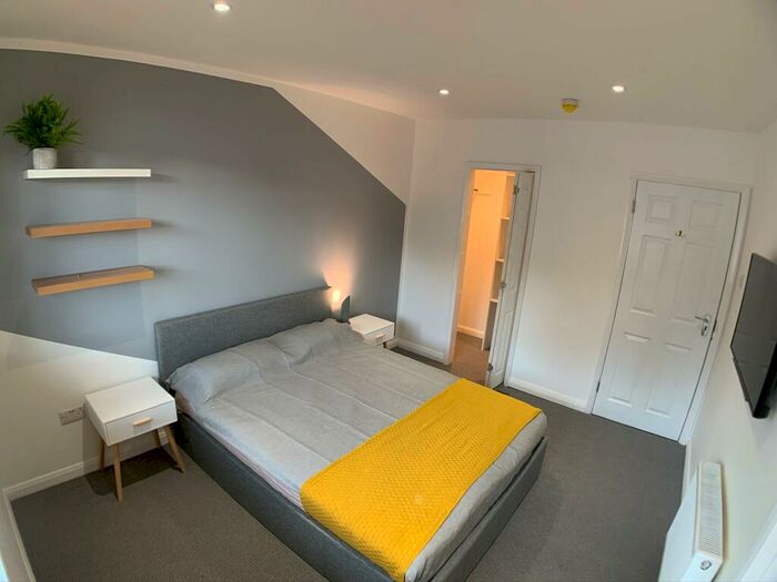 Studio To Rent In Okehampton Road, Exeter, EX4