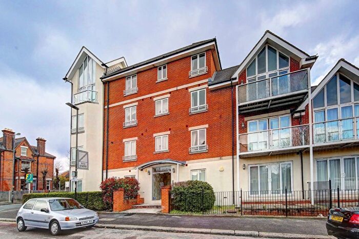 2 Bedroom Flat To Rent In Worple Road, London, SW20