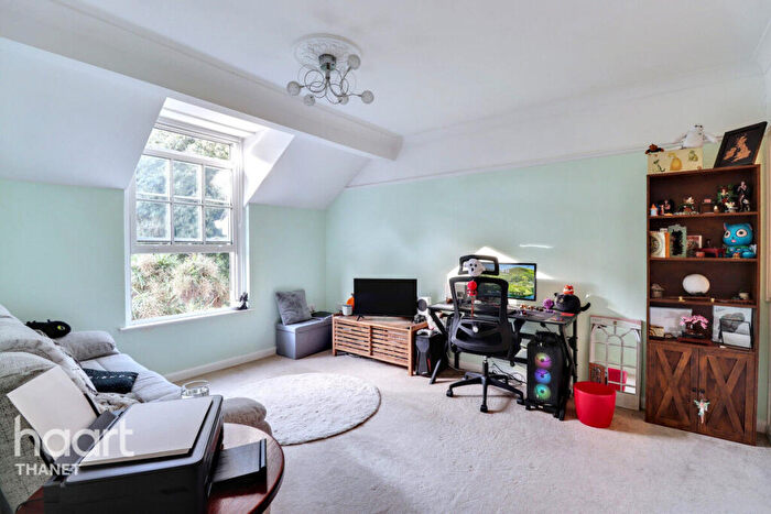 1 Bedroom Apartment For Sale In Sarre Court, Birchington, CT7