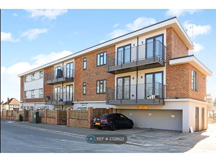 1 Bedroom Flat To Rent In Fellows Court, Watford, WD24