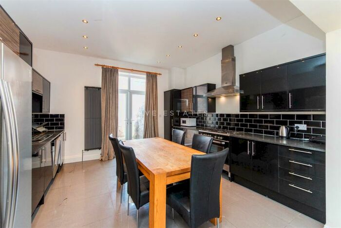 6 Bedroom Terraced House To Rent In Tavistock Road, Jesmond, Newcastle Upon Tyne, NE2