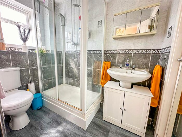 2 Bedroom Detached Bungalow For Sale In Fuchsia Way, Clacton-On-Sea, CO16