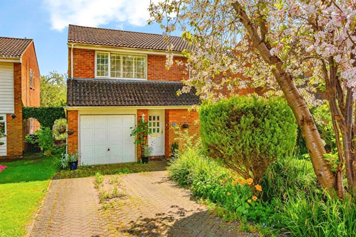 4 Bedroom Detached House For Sale In Chenies Court, Hemel Hempstead, HP2