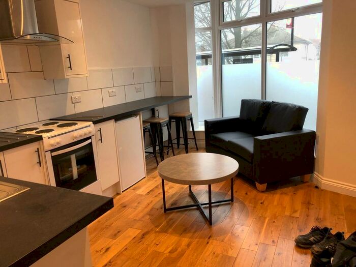 2 Bedroom Flat To Rent In Elm Grove, Hanover, Brighton, BN2