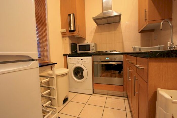 2 Bedroom Flat To Rent In Franciscan Road, Tooting, SW17