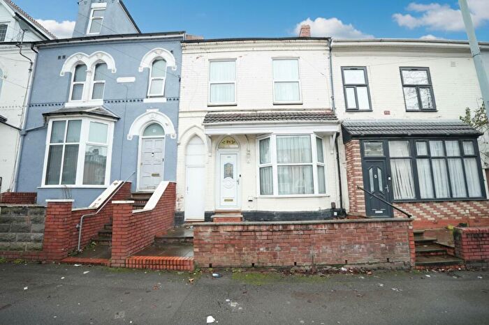 6 Bedroom Terraced House For Sale In Gladstone Road, Sparkbrook, B11