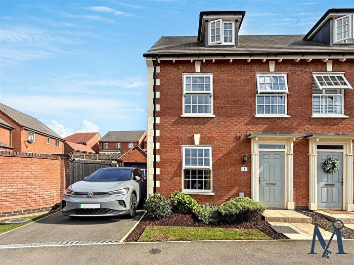 3 Bedroom Semi Detached House For Sale In Catlow Street, Hugglescote, Coalville, LE67