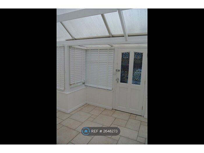 1 Bedroom Flat To Rent In Woodlands, Haywards Heath, RH16