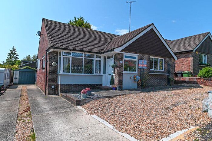 3 Bedroom Detached Bungalow For Sale In Peak Road, Old Clanfield, PO8