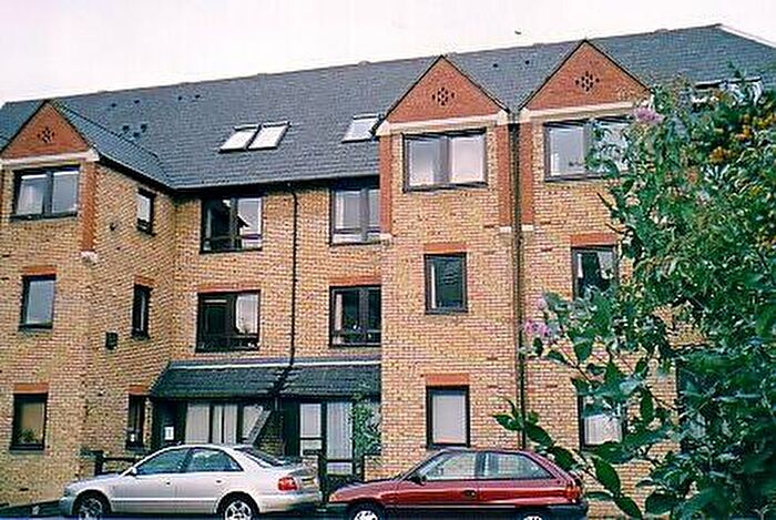 2 Bedroom Apartment To Rent In Bailey Mews, Auckland Road, CB5