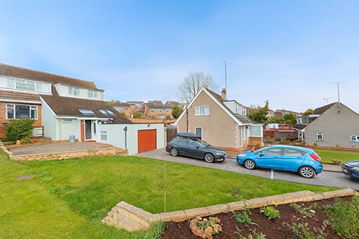 4 Bedroom Semi Detached House For Sale In Rushdean Road, Rochester, ME2