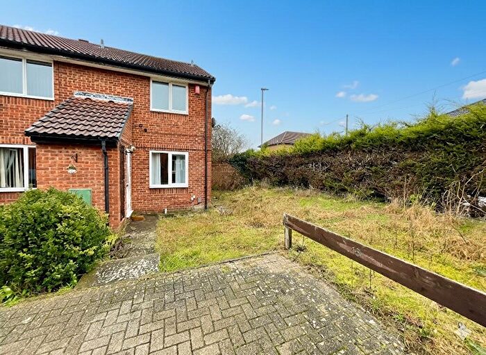 2 Bedroom Semi Detached House For Sale In Heron Drive, Luton, Bedfordshire, LU2