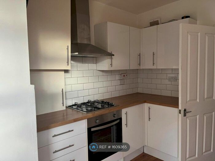 2 Bedroom Terraced House To Rent In Galahad Road, Bromley, BR1