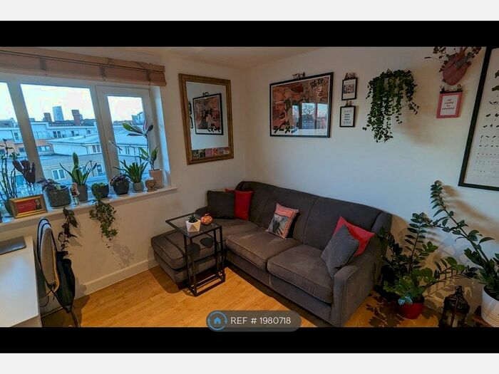 2 Bedroom Flat To Rent In Hereford Road, London, E3