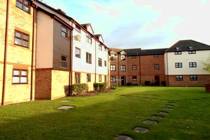 2 Bedroom Flat To Rent In Templemead, Witham, CM8