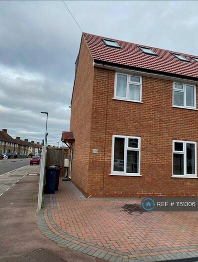 3 Bedroom End Of Terrace House To Rent In Arnold Road, Dagenham, RM9