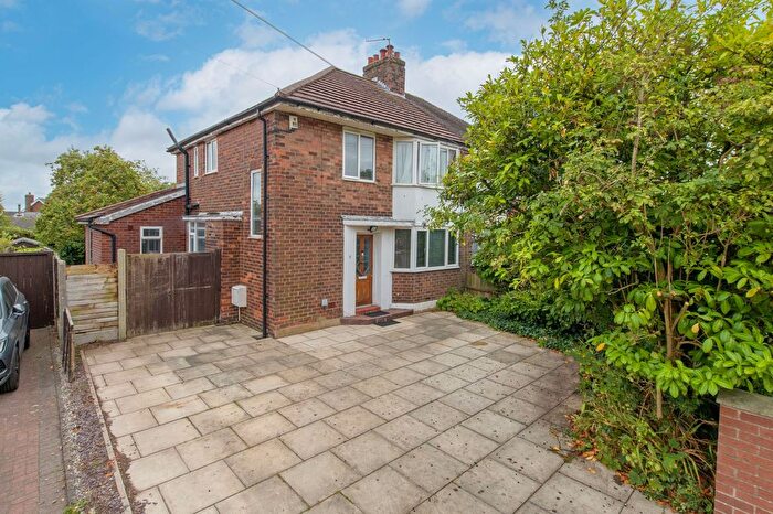4 Bedroom Semi-detached House For Sale In Doric Avenue, Frodsham, WA6