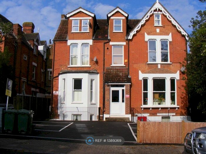 2 Bedroom Flat To Rent In Streaham, London, SW16