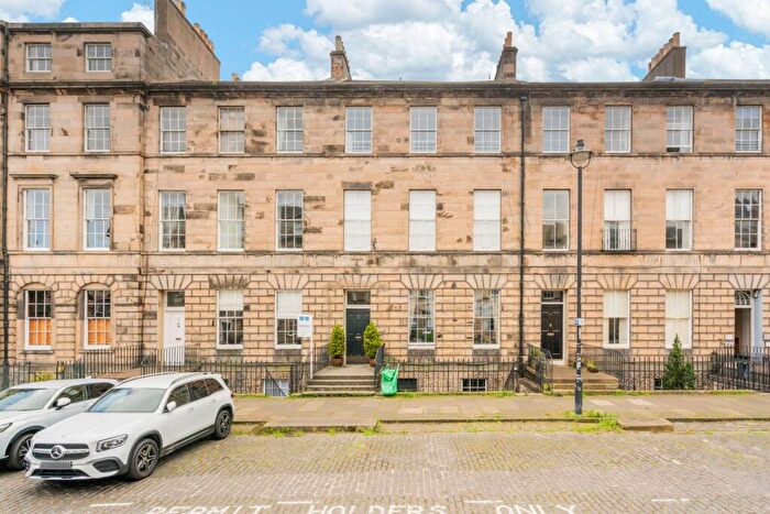 3 Bedroom Flat To Rent In Great King Street, Edinburgh, Midlothian, EH3