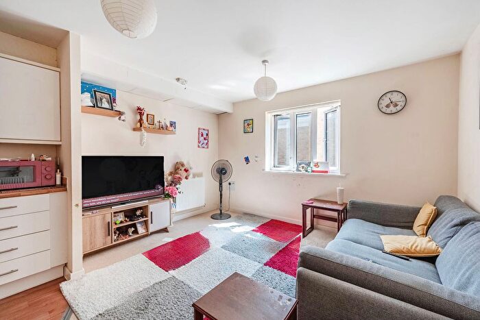 1 Bedroom Flat To Rent In Ley Farm Close, Watford, Watford, WD25