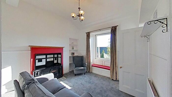 2 Bedroom Flat To Rent In Albert Place, Edinburgh, Midlothian, EH7