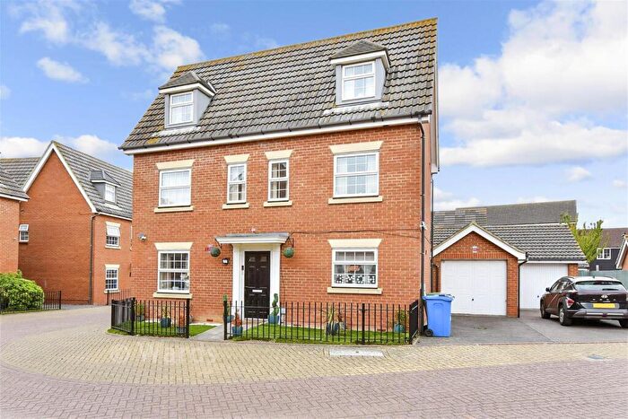 6 Bedroom Detached House For Sale In Trona Court, Sittingbourne, Kent, ME10