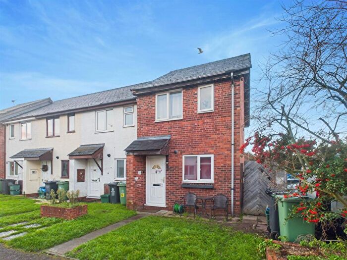 2 Bedroom End Of Terrace House For Sale In Maldon Gardens, Gloucester, GL1