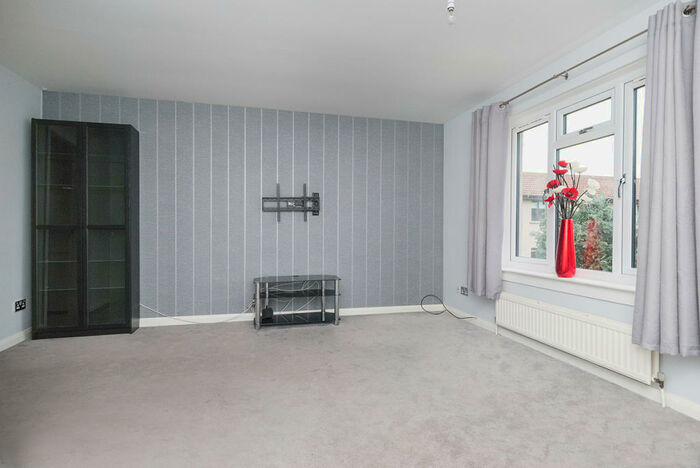 2 Bedroom Flat To Rent In Milnacre Edinburgh United Kingdom, EH6