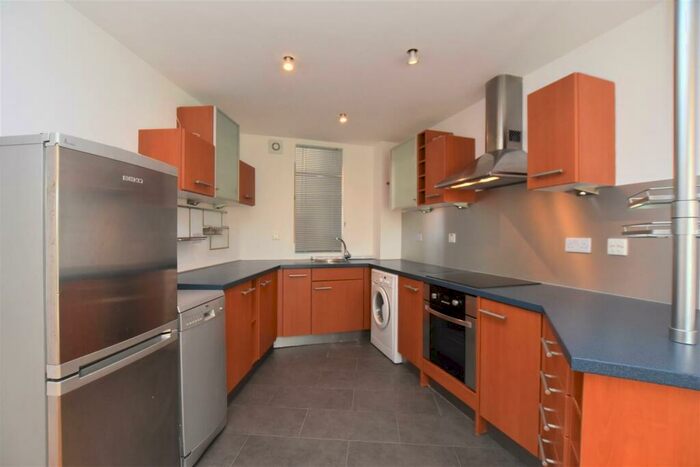 2 Bedroom Flat To Rent In Kennet Walk, Reading, RG1