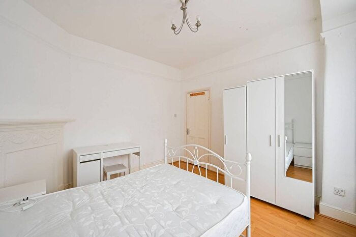 4 Bedroom Terraced House To Rent In Russel Avenue, Wood Green, London, N22