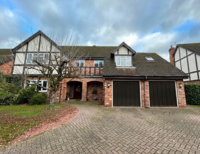 5 Bedroom Detached House For Sale In Lodge Road, Hurst, Reading, Berkshire, RG10