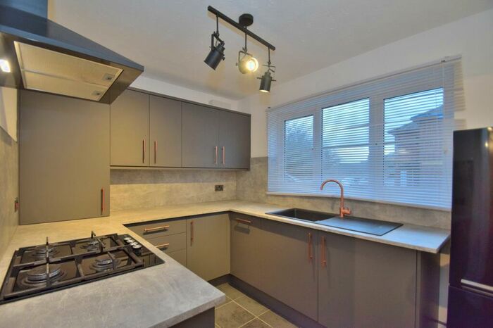 2 Bedroom Maisonette To Rent In Wing Road, Leighton Buzzard, LU7