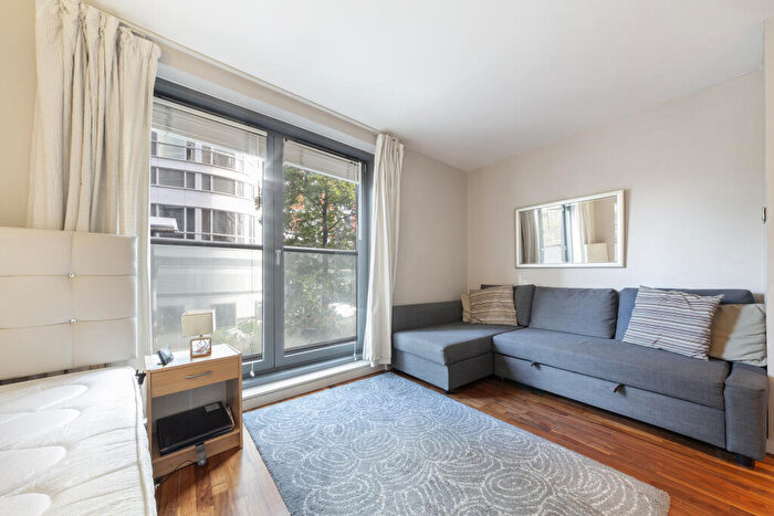 Apartment To Rent In New Providence Wharf, Fairmont Avenue, London, E14