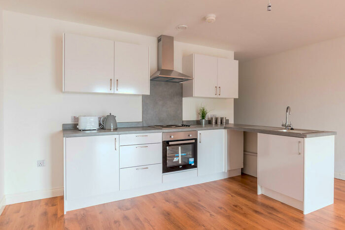 2 Bedroom Apartment To Rent In Park Residence, Holbeck, Leeds, LS11