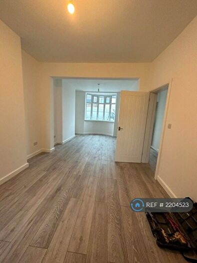 3 Bedroom End Of Terrace House To Rent In Elsenham Road, Grimsby, DN31