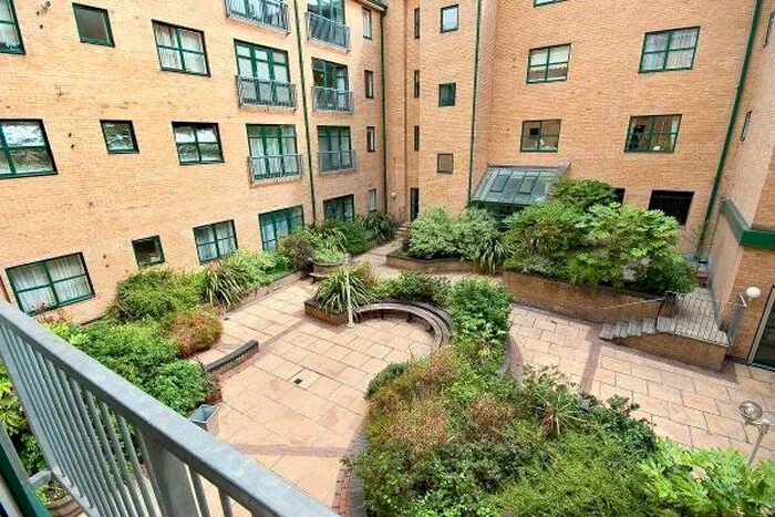1 Bedroom Flat To Rent In Goswell Road, Clerkenwell, EC1V