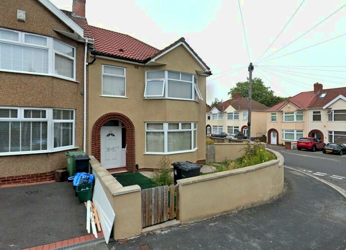 1 Bedroom Property To Rent In Bedminster, Aylesbury Crescent, BS3