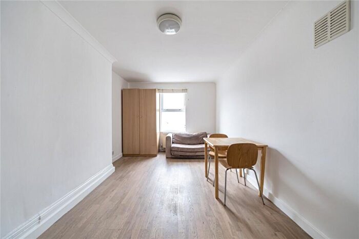 Apartment To Rent In Chamberlayne Road, Kensal Rise, London, NW10