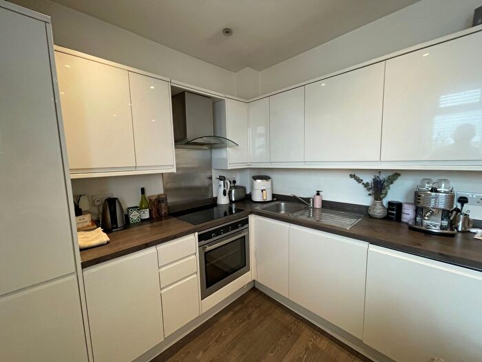 1 Bedroom Flat To Rent In A, Hammersmith Grove, Hammersmith, W6