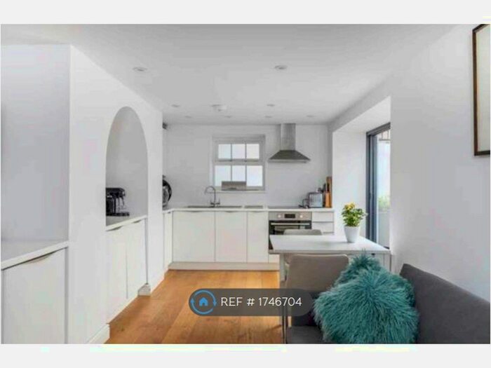 1 Bedroom Flat To Rent In St Cross Road, Winchester, SO23