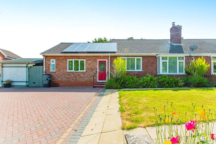 3 Bedroom Detached Bungalow For Sale In London Road, Raunds, Wellingborough, NN9
