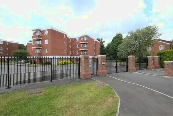 1 Bedroom Flat To Rent In Bulstrode Court, Gerrards Cross, SL9