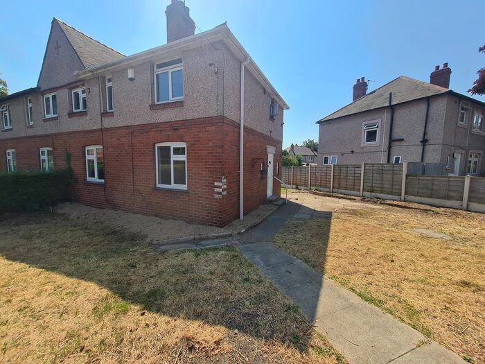 3 Bedroom Semi-Detached House To Rent In Whinney Moor Avenue, Wakefield, WF2