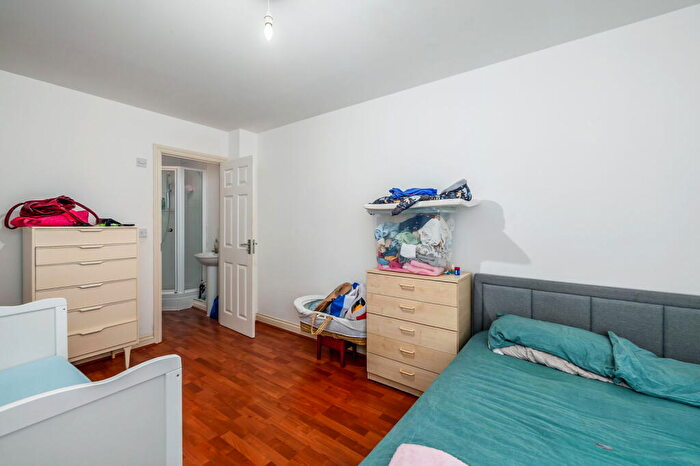 2 Bedroom Flat For Sale In Endeavour Court, Plymouth, Devon, PL1