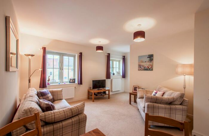 2 Bedroom Maisonette To Rent In West Way, Cirencester, GL7