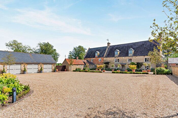 5 Bedroom Detached House For Sale In Braceborough, Stamford, Lincolnshire, PE9
